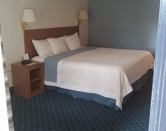 1 King Bed Deluxe Room